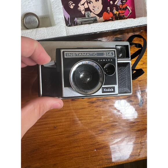 Vintage In Box Kodiak Instamax 314 Film Camera and manual - Picture 10 of 13